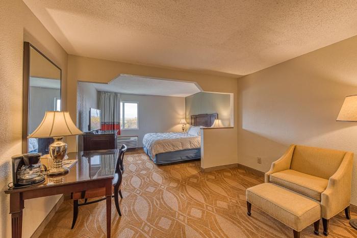 american inn and suites dundee