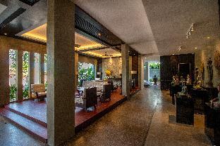 eightfold urban resort