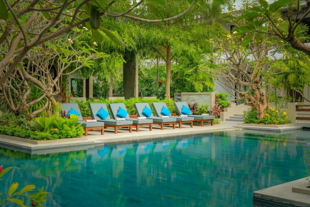 eightfold urban resort