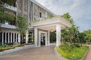 eightfold urban resort