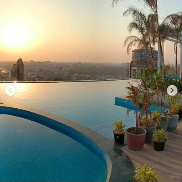 the grand hotels and suites