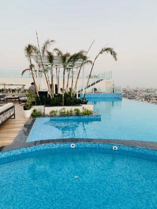 the grand hotels and suites