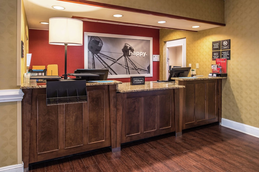 hampton inn and suites charlotte arrowood rd
