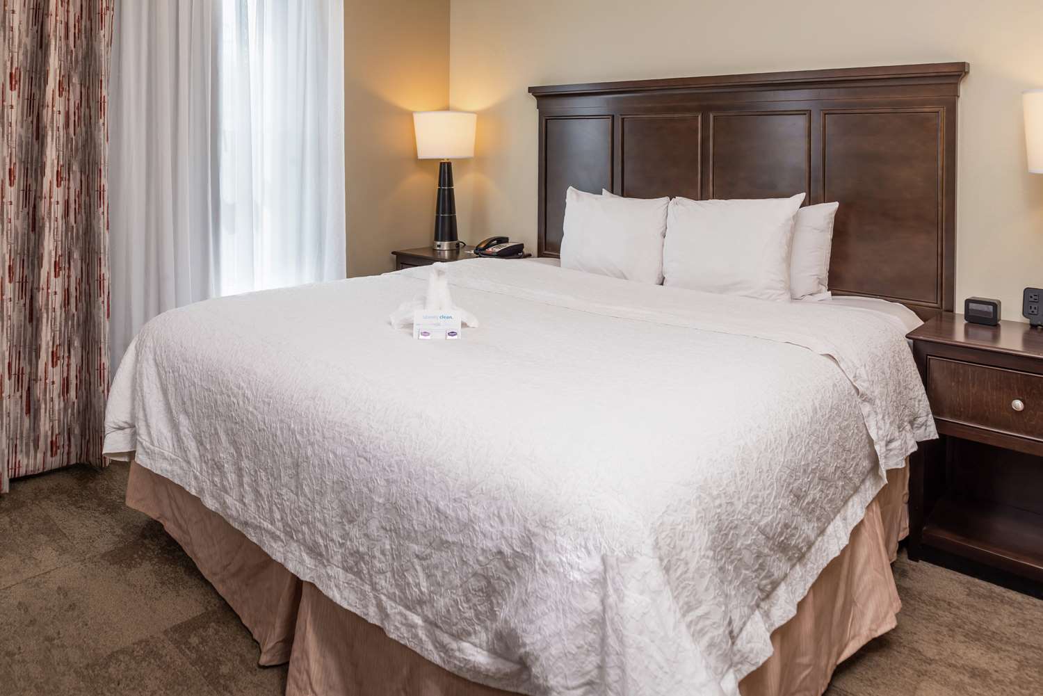 hampton inn and suites charlotte arrowood rd