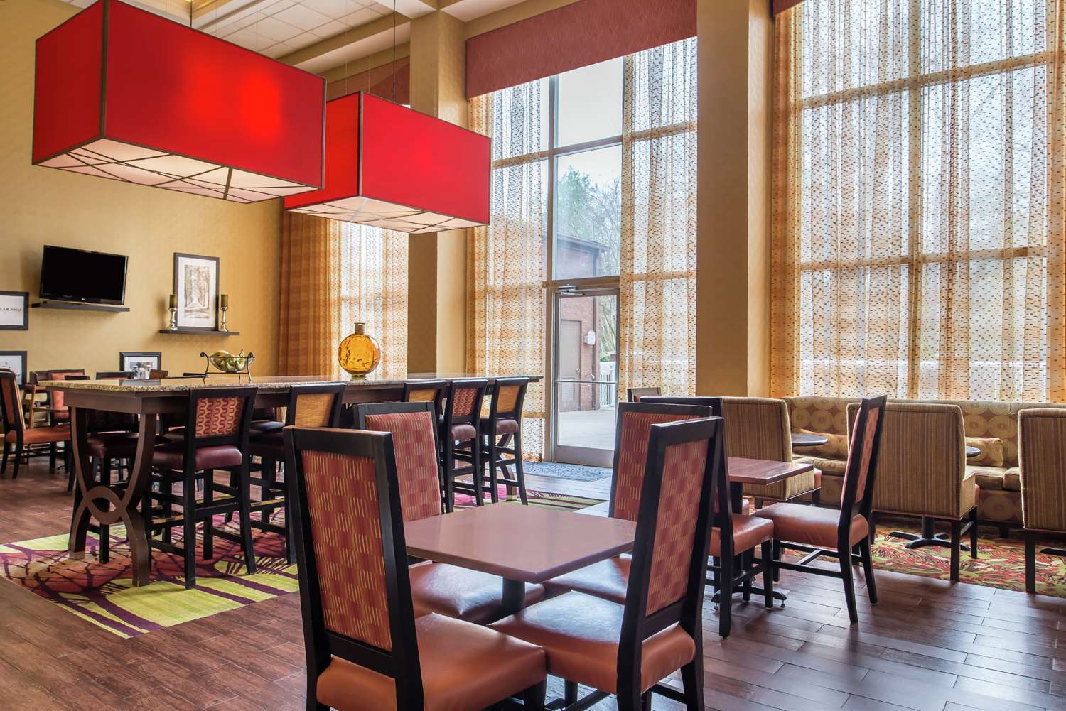 hampton inn and suites charlotte arrowood rd