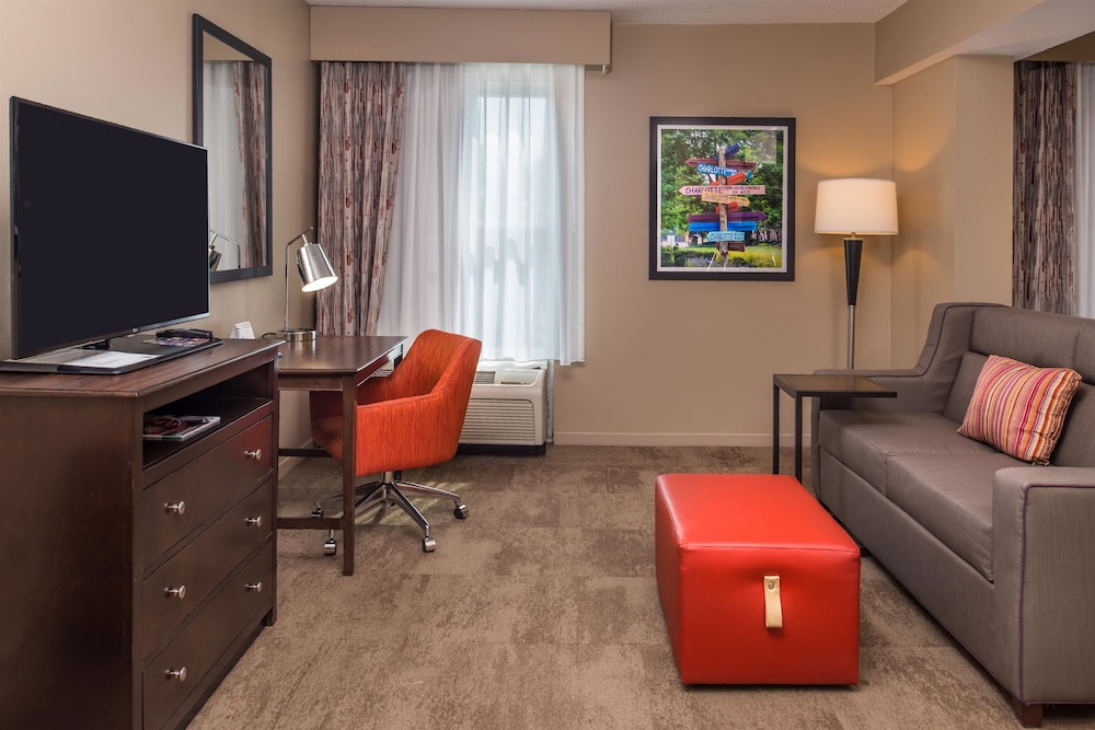 hampton inn and suites charlotte arrowood rd