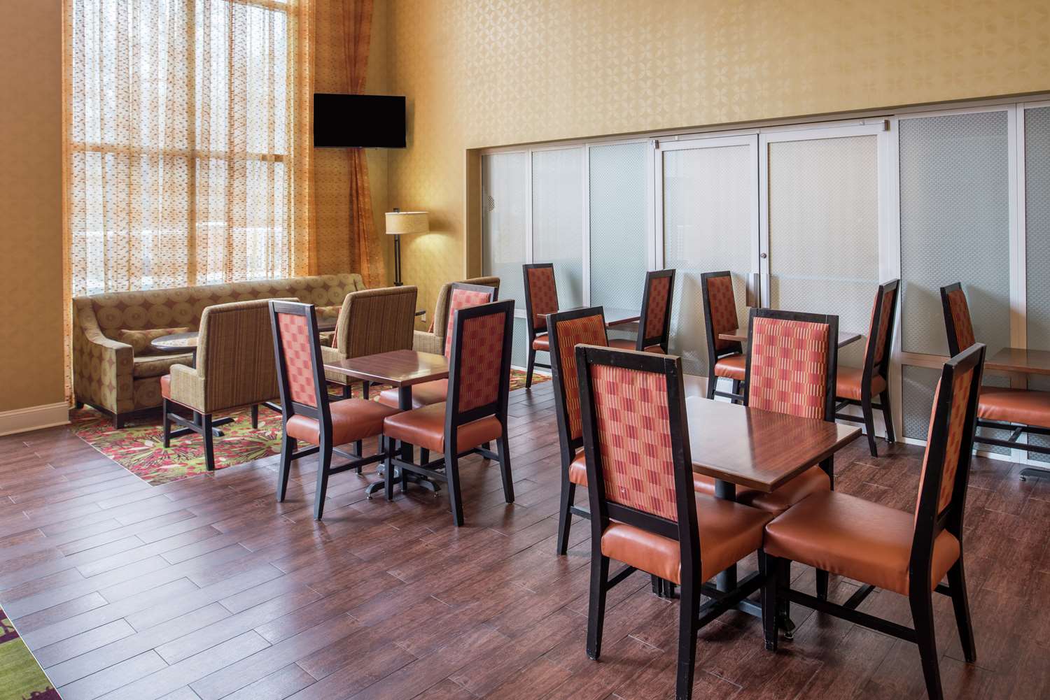 hampton inn and suites charlotte arrowood rd