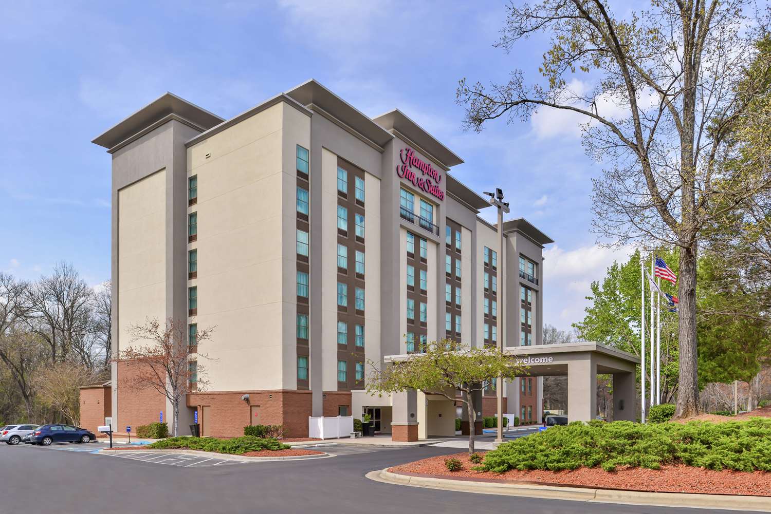hampton inn and suites charlotte arrowood rd