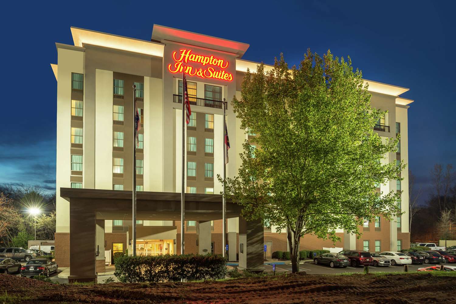 hampton inn and suites charlotte arrowood rd