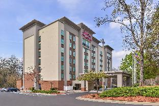 hampton inn and suites charlotte arrowood rd