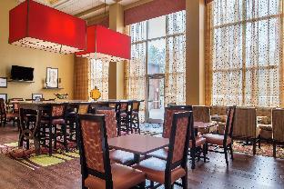 hampton inn and suites charlotte arrowood rd