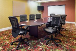 hampton inn and suites charlotte arrowood rd
