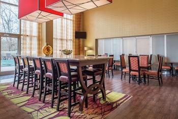 Hampton Inn & Suites Charlotte-Arrowood Rd.,Mecklenburg County>>Charlotte,3 star