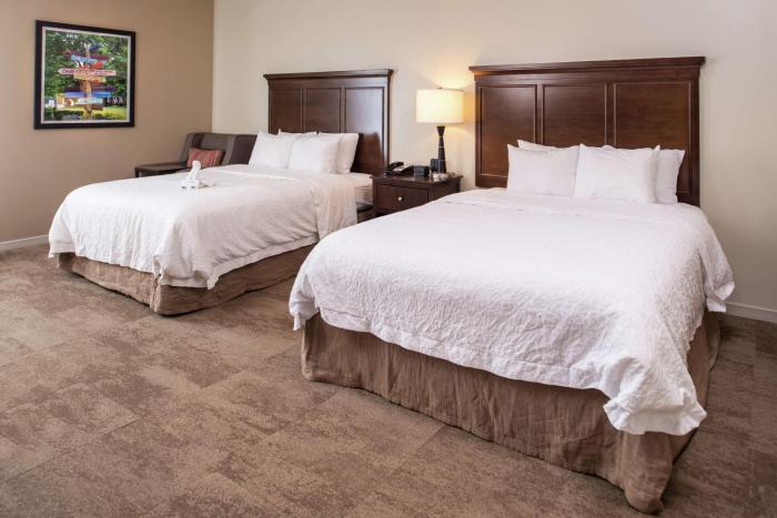 hampton inn and suites charlotte arrowood rd