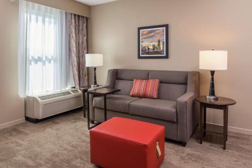 hampton inn and suites charlotte arrowood rd