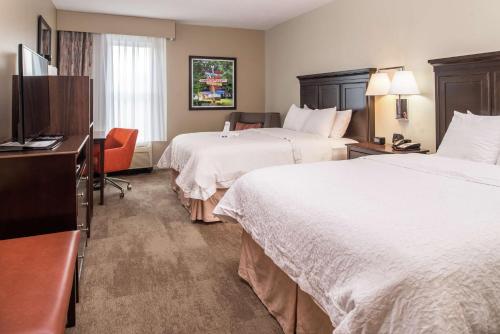 hampton inn and suites charlotte arrowood rd