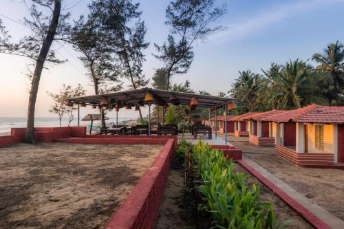famstel gokarna beach stay
