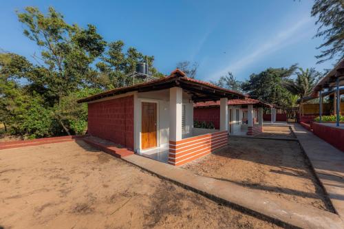 famstel gokarna beach stay