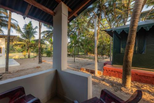 famstel gokarna beach stay