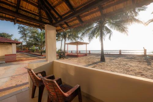 famstel gokarna beach stay