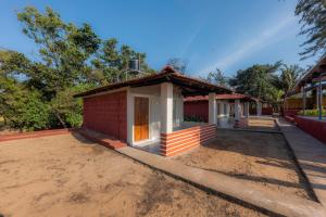 famstel gokarna beach stay