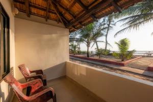 famstel gokarna beach stay