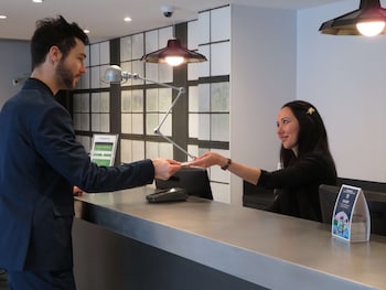 Hotel Campanile Chartres Centre,Near Chartres Cathedral,3 star