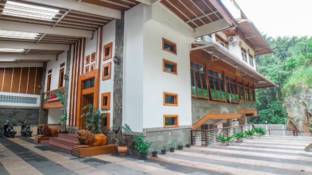 tirtasari nice guest house