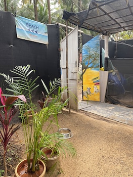 tropical bay beach hosteland cottages