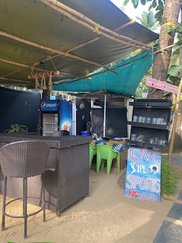 tropical bay beach hosteland cottages