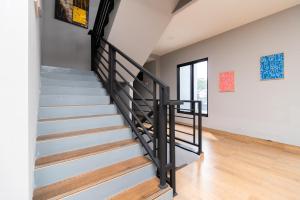 reddoorz near rs sari asih cipondoh