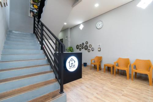 reddoorz near rs sari asih cipondoh