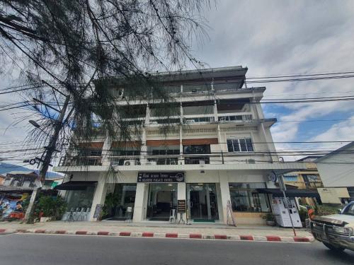 seaside palace hotel