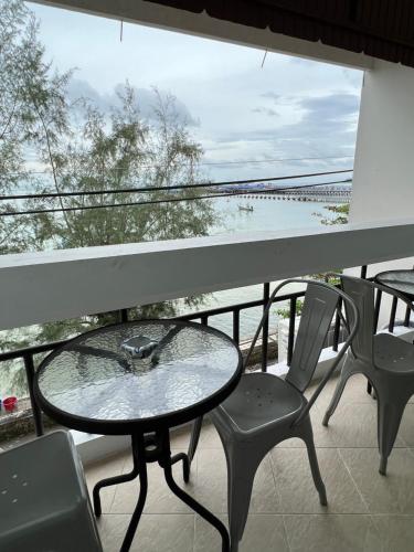 seaside palace hotel