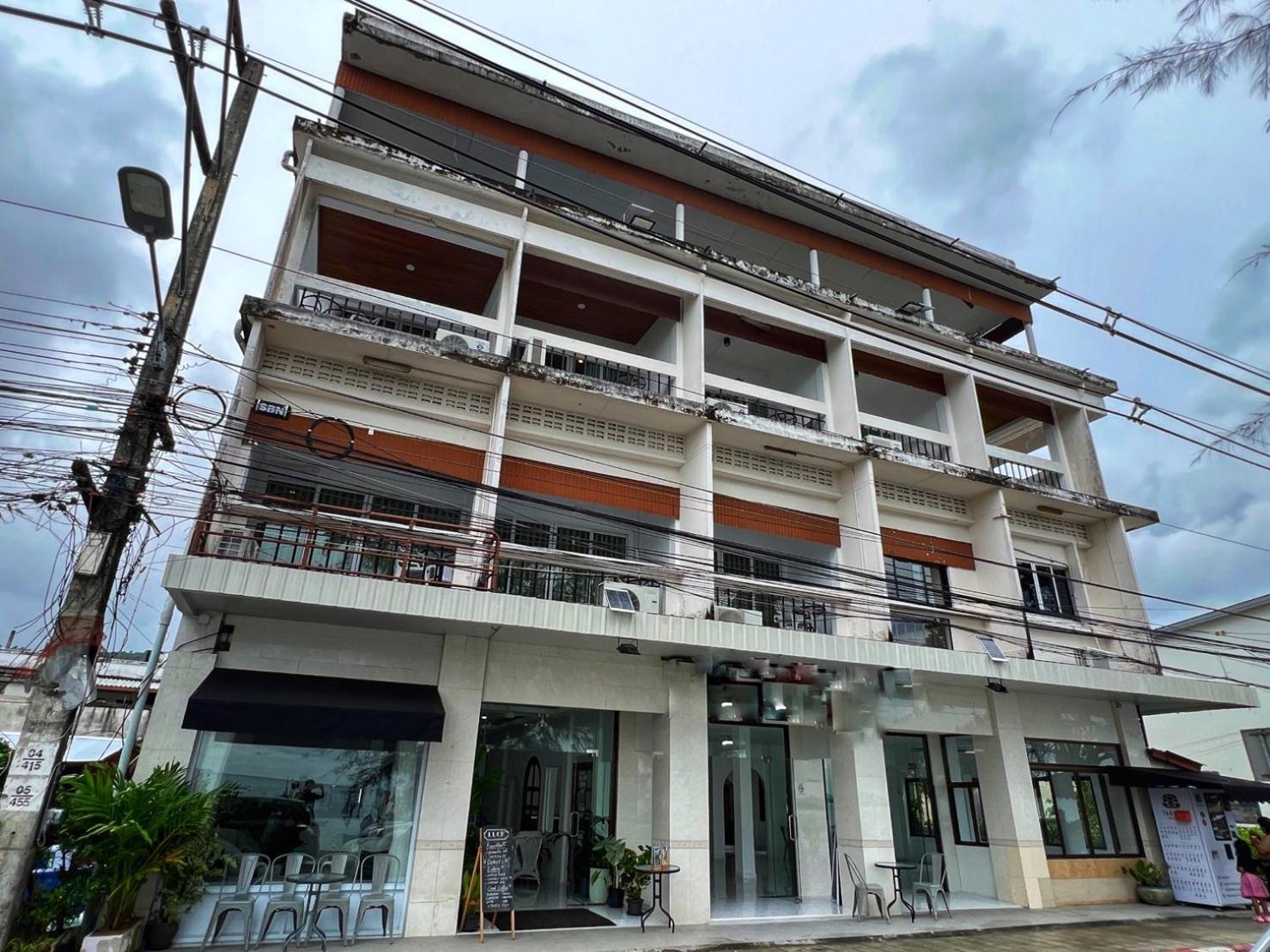 seaside palace hotel
