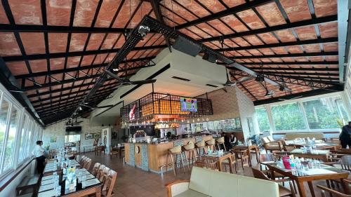 hotel pearl mahe