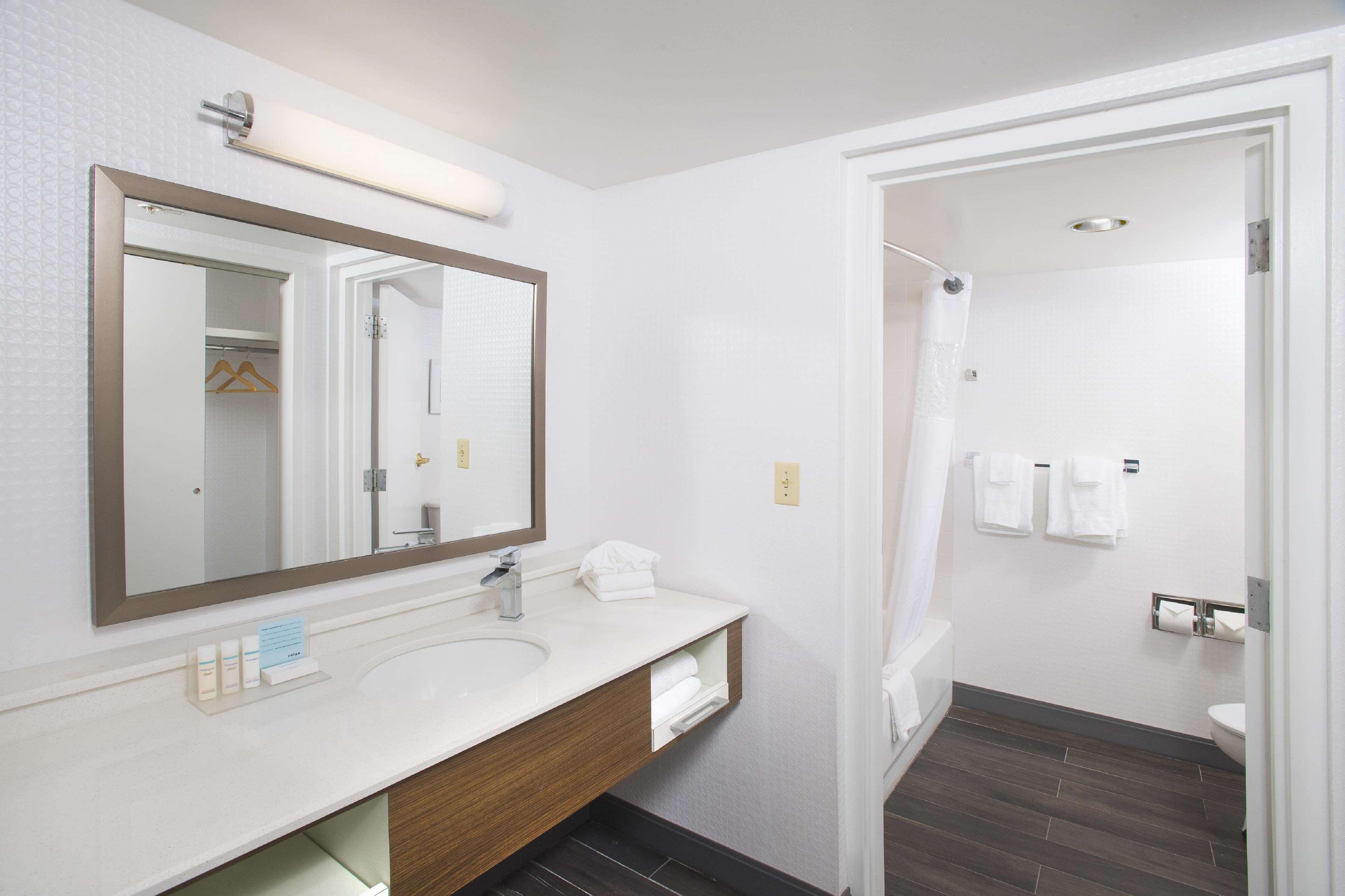 hampton inn and suites annapolis