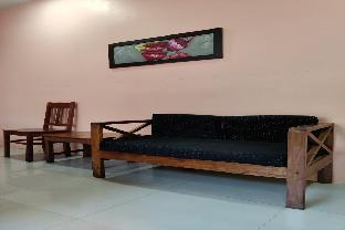 Highwinds Lakeside,Shillong>>Jowai,2 star