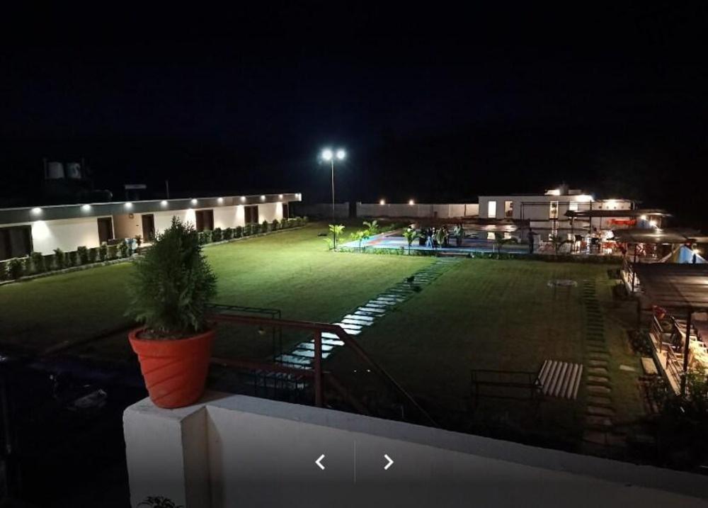 aravalli hill resort