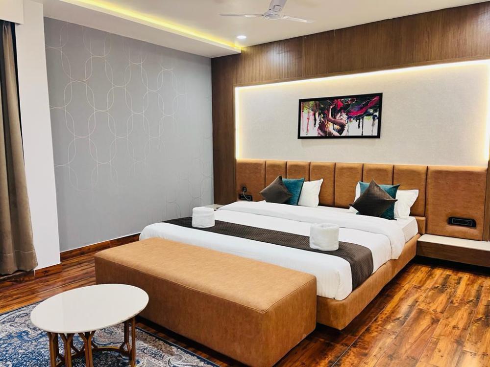 aravalli hill resort