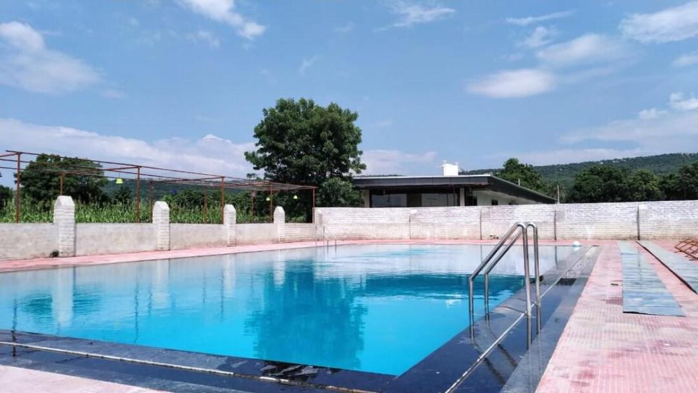 aravalli hill resort