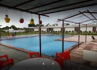 aravalli hill resort