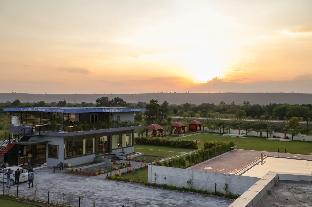 aravalli hill resort