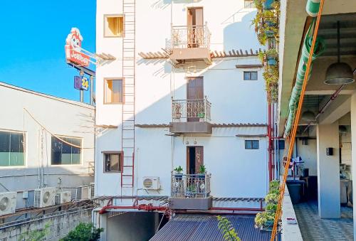 hotel elinas and restaurant
