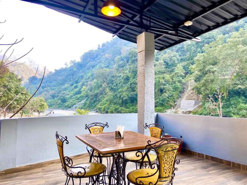 euphoric river resort