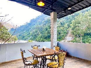 euphoric river resort