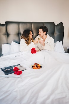 Waldorf Astoria Chicago,Far North Side>>Chicago,5 star