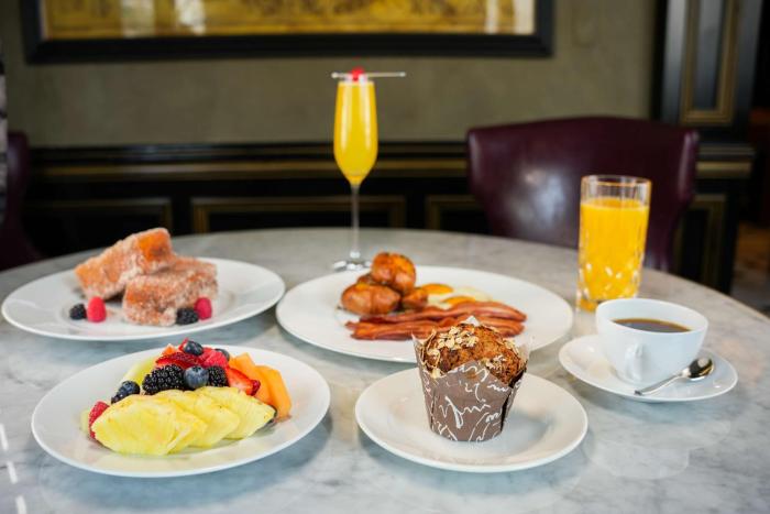 waldorf astoria chicago