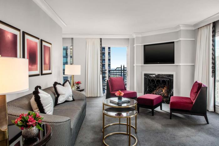waldorf astoria chicago