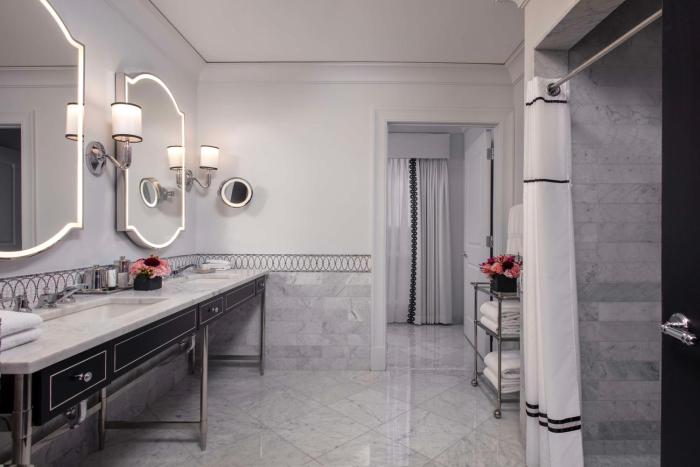 waldorf astoria chicago